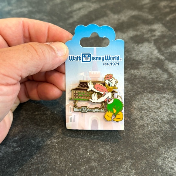 Disney Other - Walt Disney World Resorts Daisy Duck pin. 2006. Original owner. Never used. 3D.
